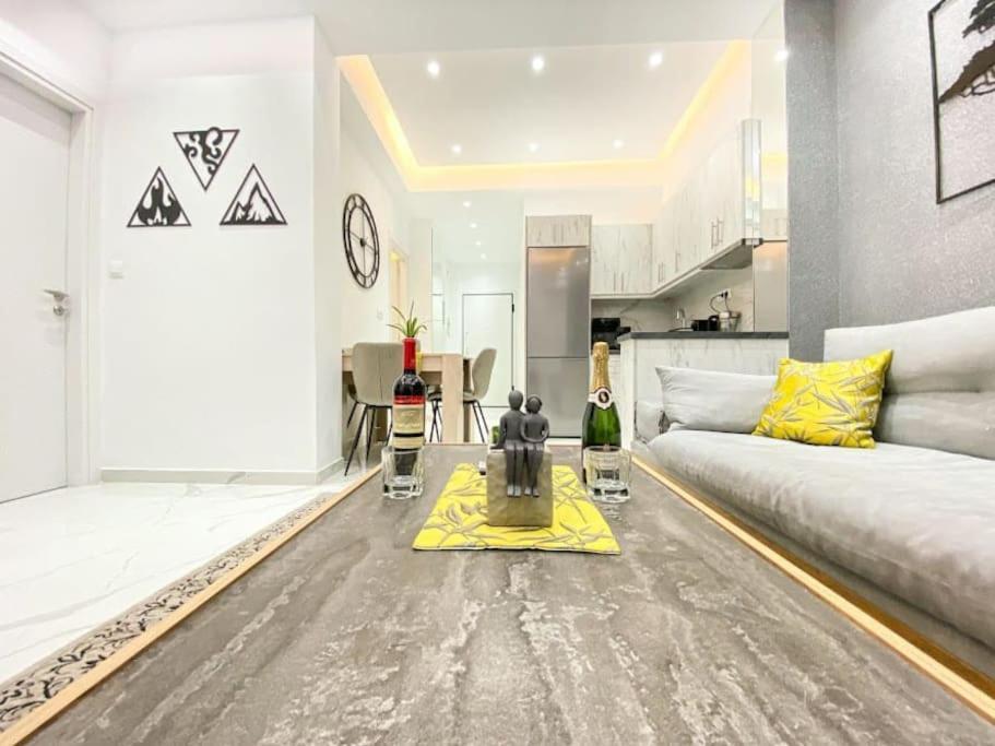 Apartamento Diamond In Kolonaki Central Atenas Exterior foto