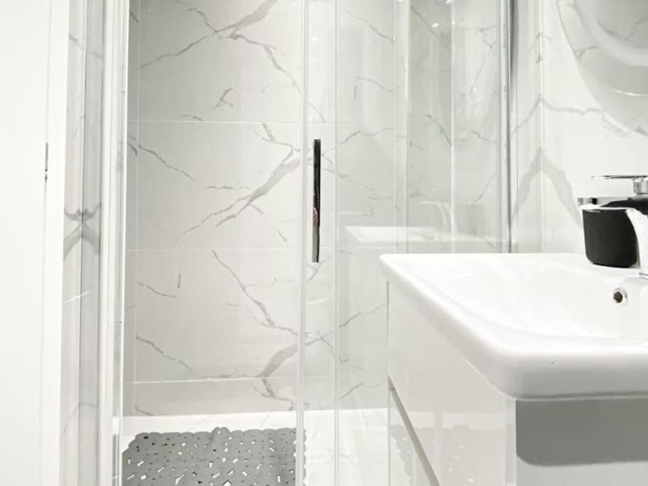 Apartamento Diamond In Kolonaki Central Atenas Exterior foto