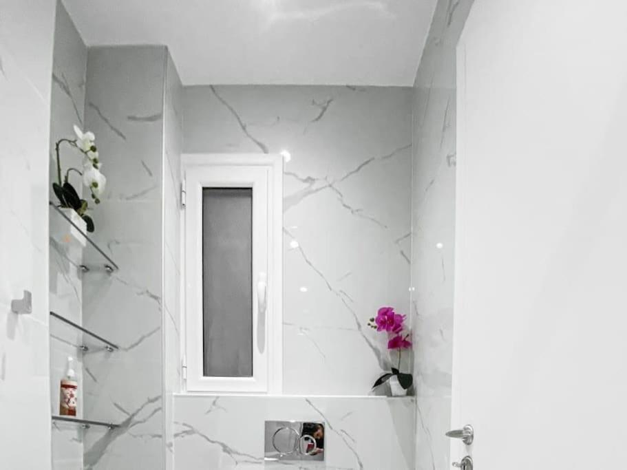 Apartamento Diamond In Kolonaki Central Atenas Exterior foto